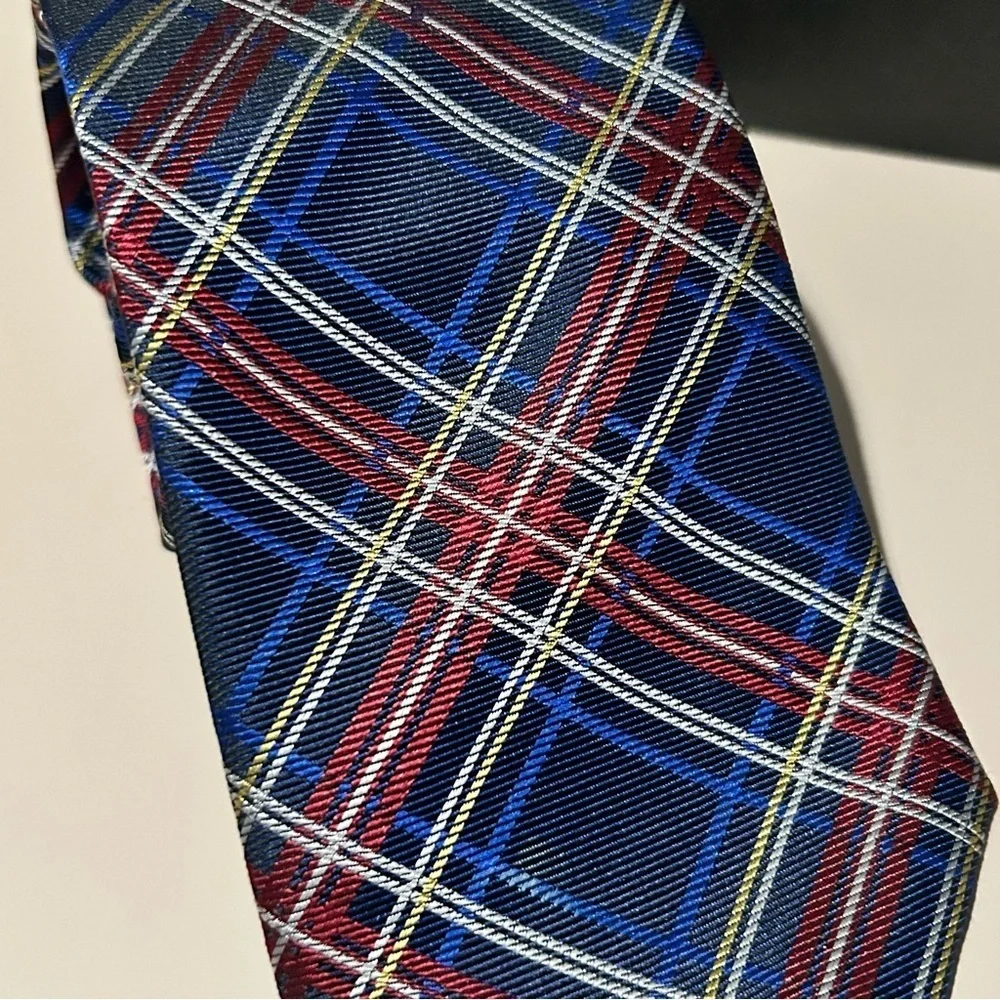 Zodiac 100% Silk Blue and Red Patterned 61” Men’s Tie